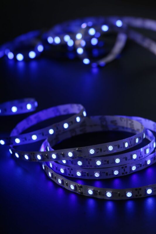 kako postaviti led trake